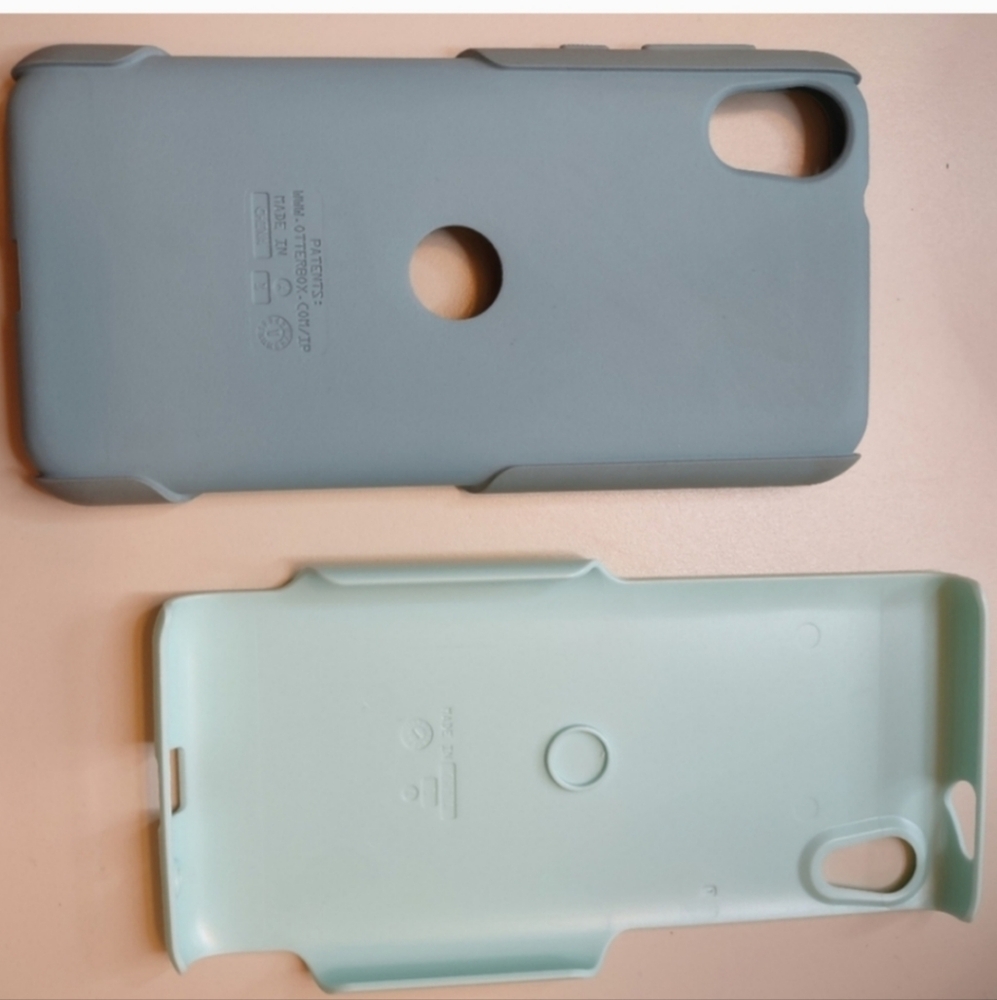 OtterBox cases (2) - Picture 6 of 15